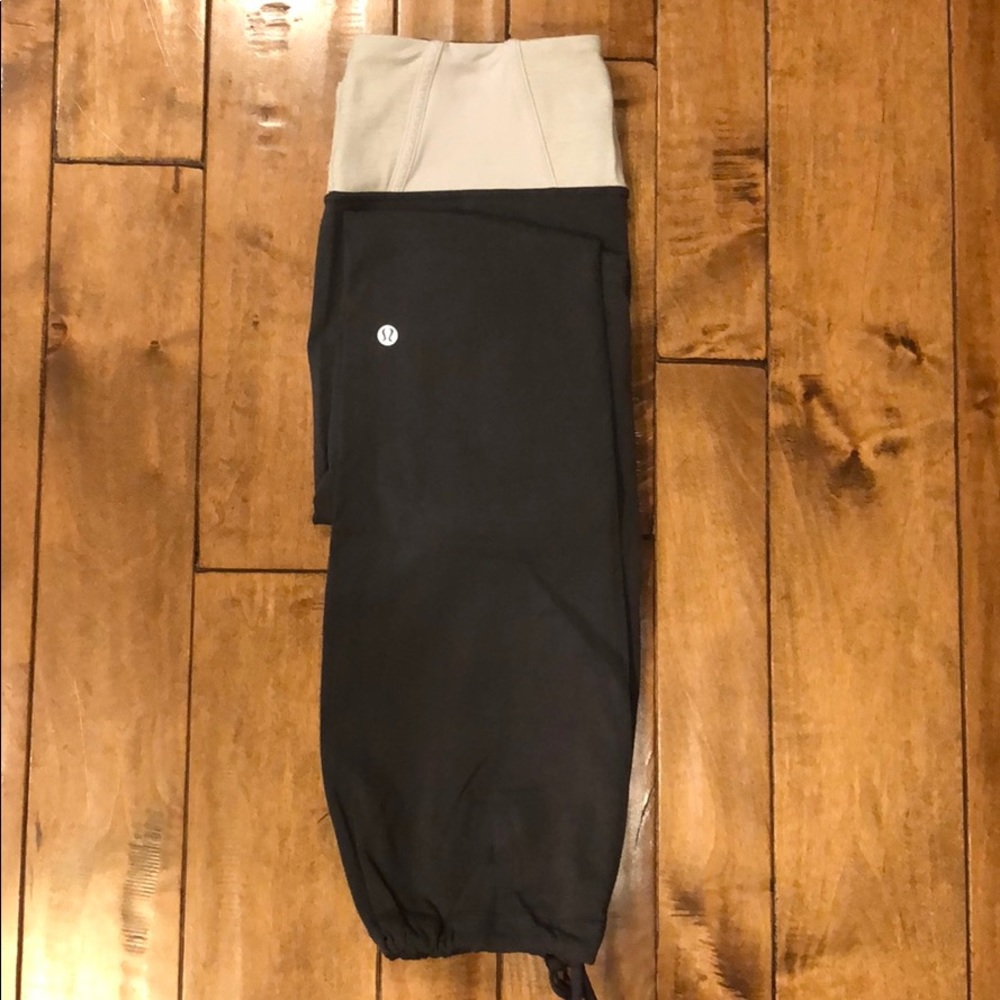 Lululemon women’s dark gray pant- size 10